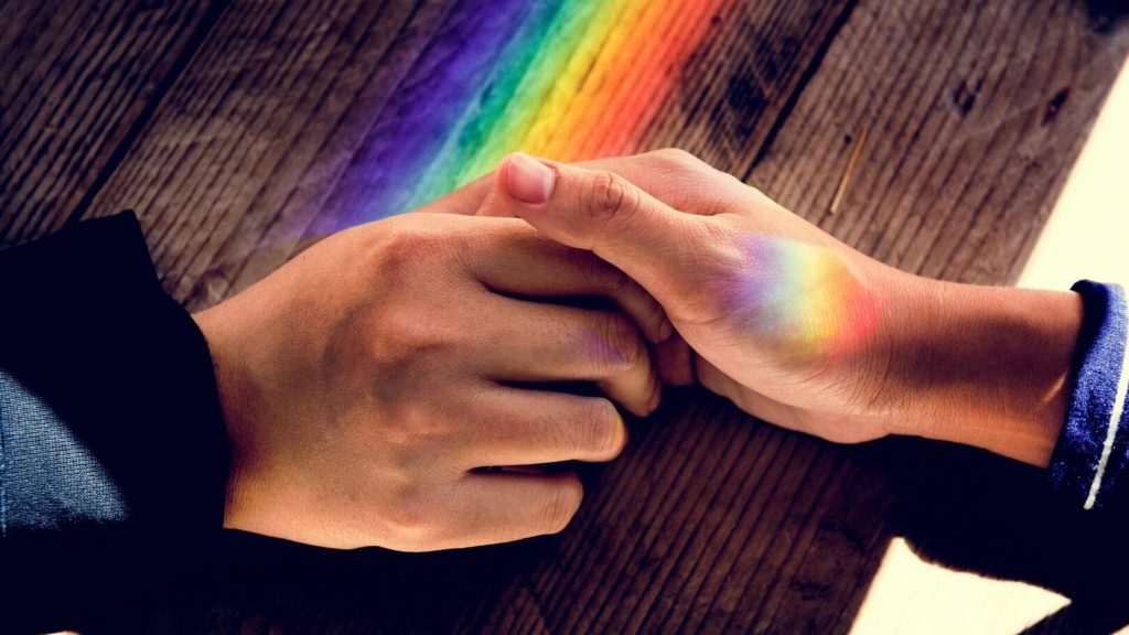 Kai paauglys atsiskleidžia: kaip šeimai priimti LGBTQIA+ tapatybę ir sukurti saugią erdvę